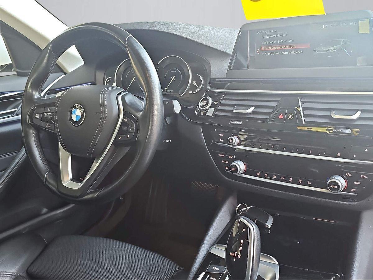 BMW 530 e Sport Line | LED | Navi | Kamera | SHZ