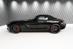 SLS AMG Roadster BLACK/RED EXCLUSIVE CAMERA