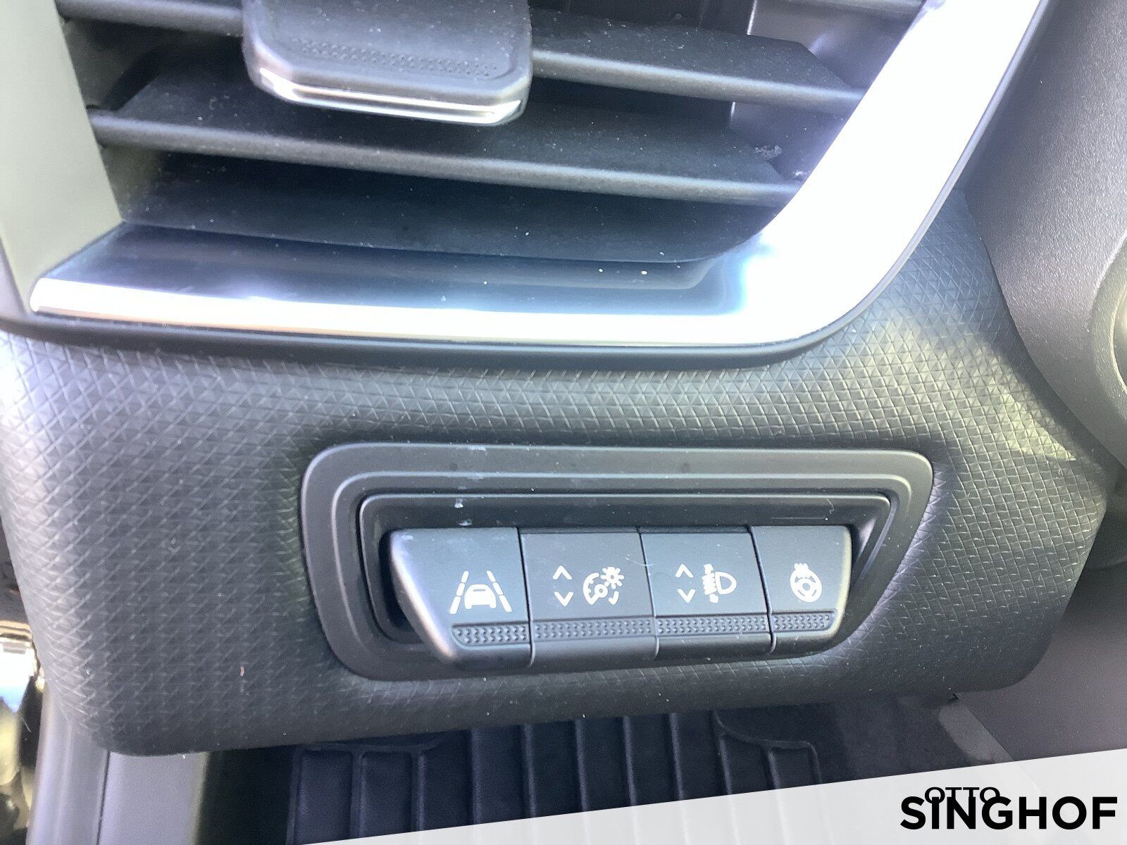 Fahrzeugabbildung Renault Clio V 1.6 E-TECH Hybrid 140 Intens (Euro 6d)