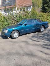 Mercedes-Benz E 200 Cabrio A124, Oldtimer H- Kennzeichen - Mercedes-Benz E 200: Grün