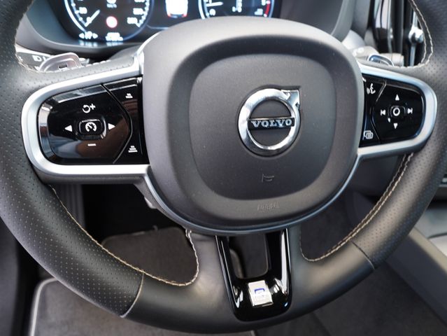 Fahrzeugabbildung Volvo XC60 D4 AWD R Design INTELLISAFE/ACC/HEAD-UP