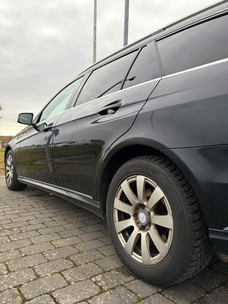 Mercedes-Benz E300 2013 — photo 12