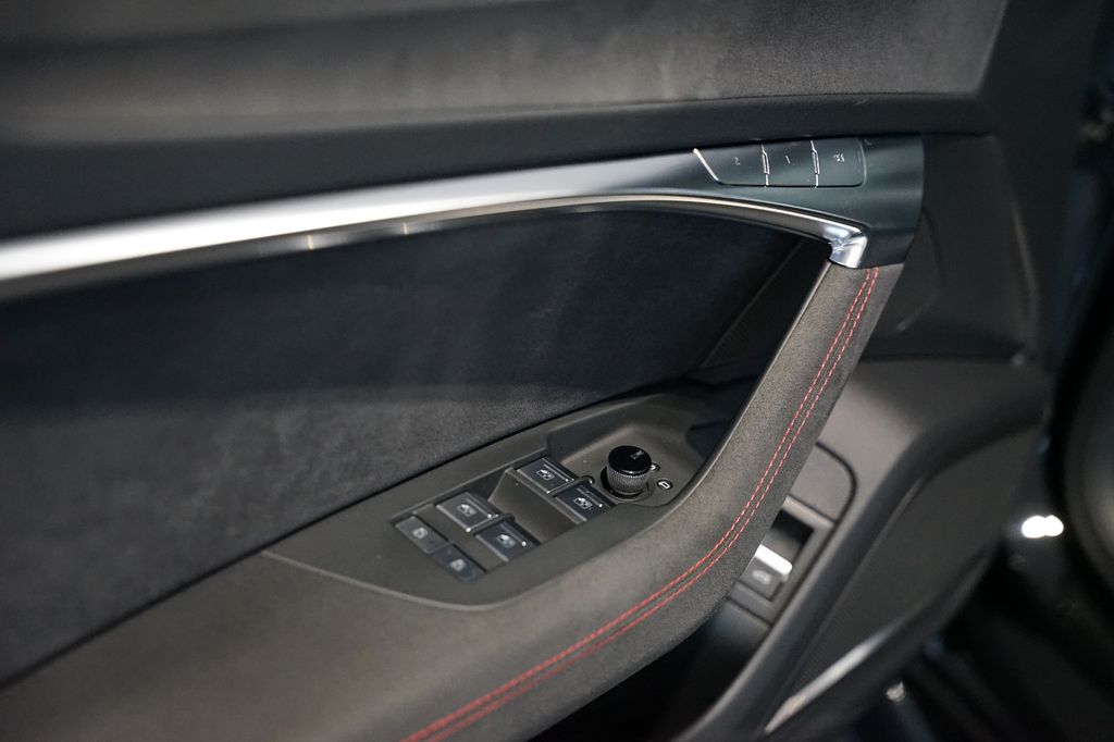 AUDI RS6 performance | RS-Designpaket+ | Pano | HuD AUDI RS6 performance | RS-Designpaket+ | Pano | HuD