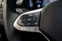 Volkswagen Touran 1.5TSI DSG Highline StdHz AHK Navi Rkam D