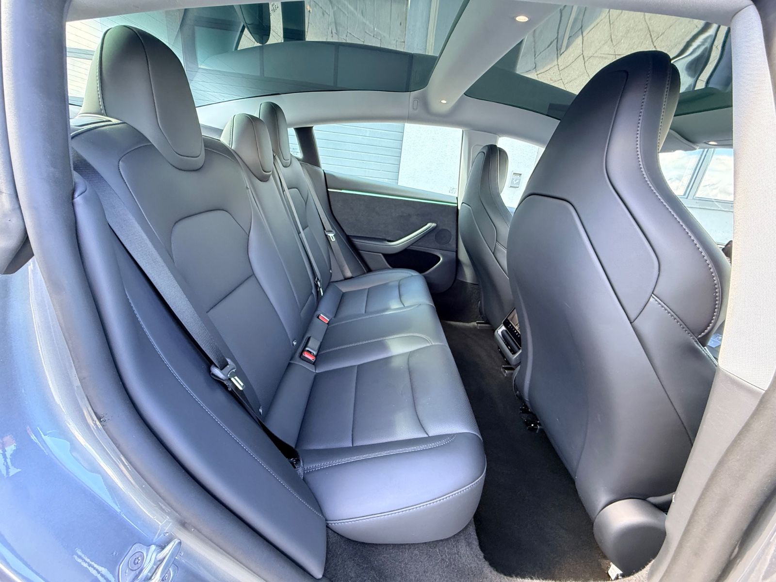 Tesla Model 3 Performance Highland 2025 Quichsilber foto 12
