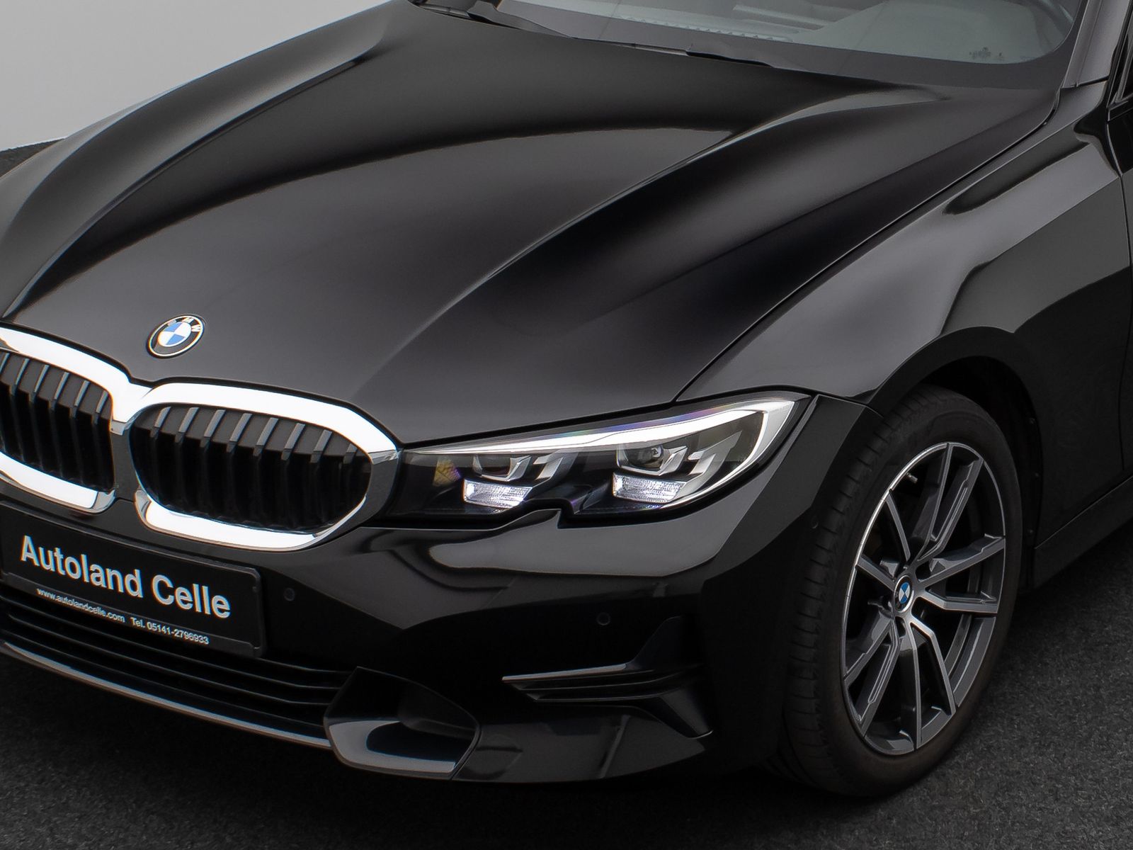 Fahrzeugabbildung BMW 320d xD Sport Line Kamera DAB HiFi Alarm AHK LED
