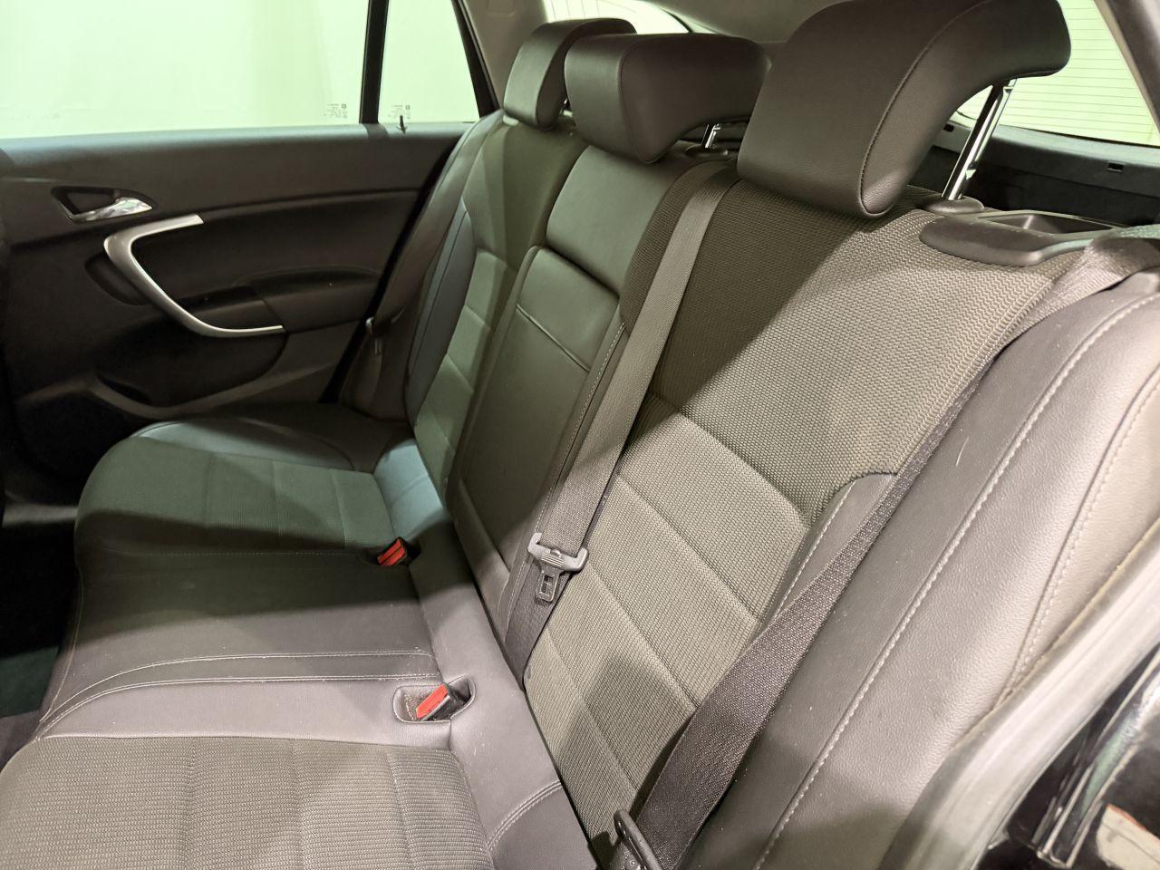Opel Insignia 2010 — photo 27