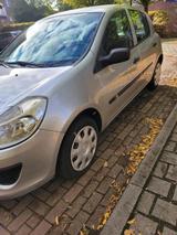 Renault Clio III 1,2 benziner 1jahr tüv vi... - Renault Alaskan