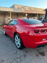 Chevrolet Camaro RS V6 Automatik  Vollled... - gebrauchte Chevrolet Camaro aus dem Jahr 2010