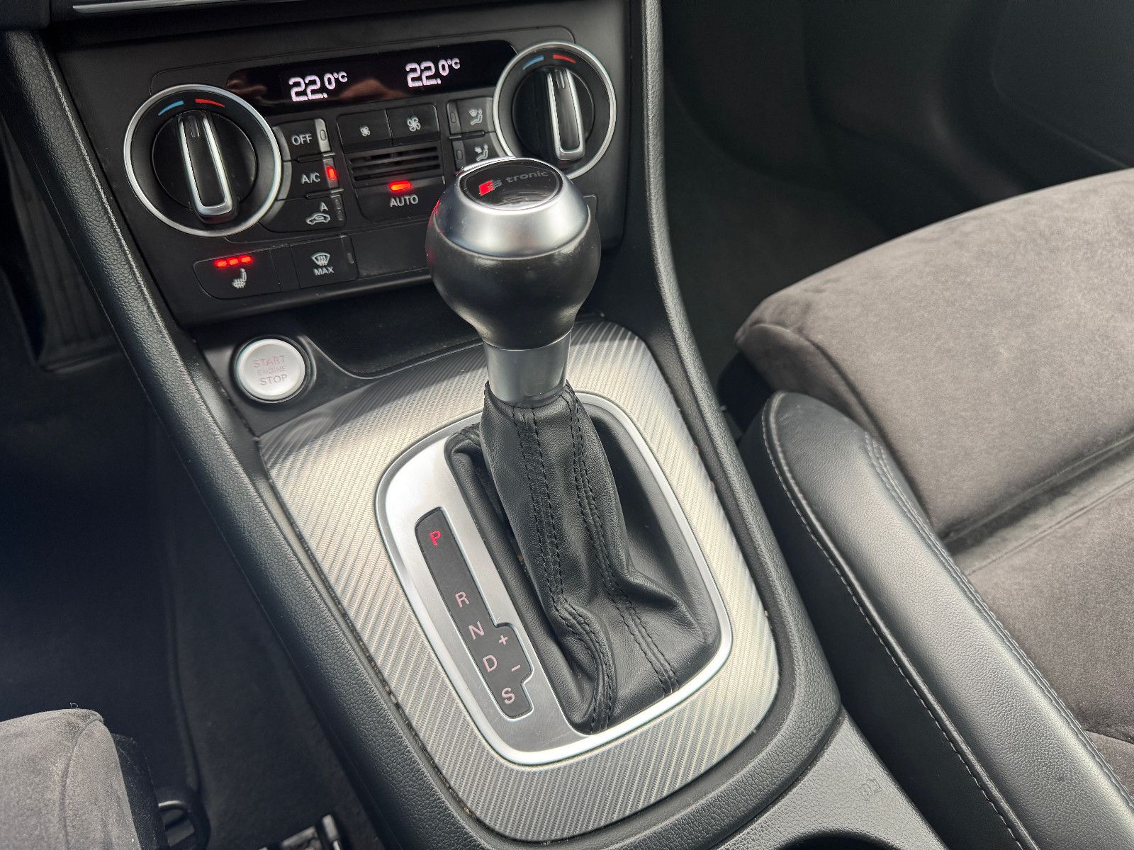 Fahrzeugabbildung Audi Q3 2.0 TDI QUATTRO S-TRONIC S-LINE SPORTPAKET