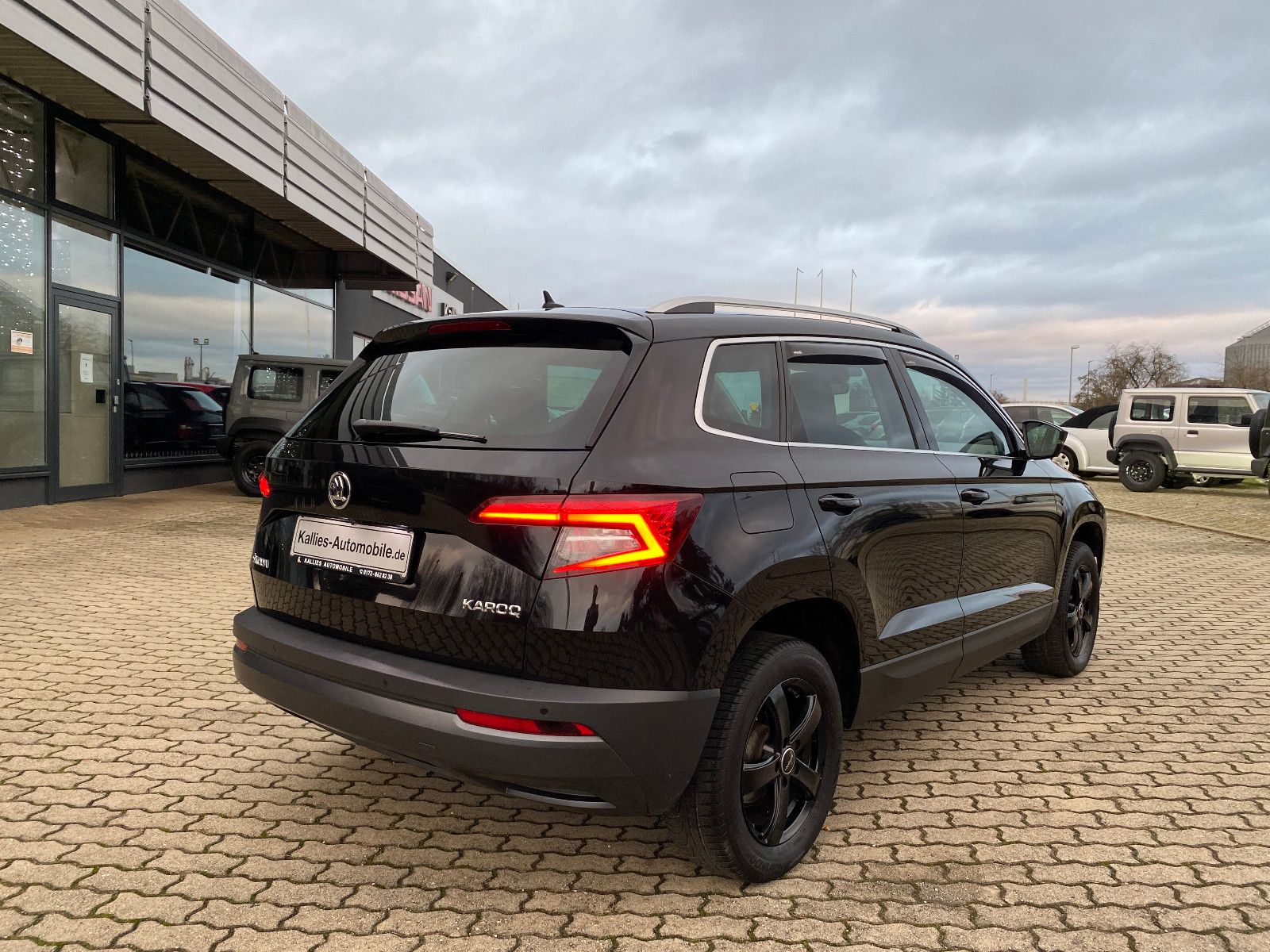 Fahrzeugabbildung SKODA Karoq Style 1.5 DSG SHZ+KAMERA+NAVI+AHK+TÜV-NEU