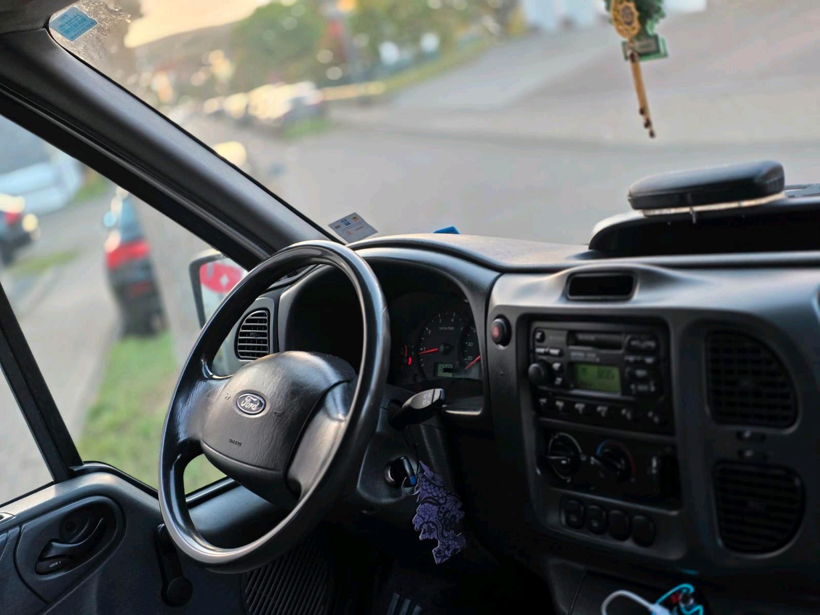 Ford Transit 2005 — photo 11