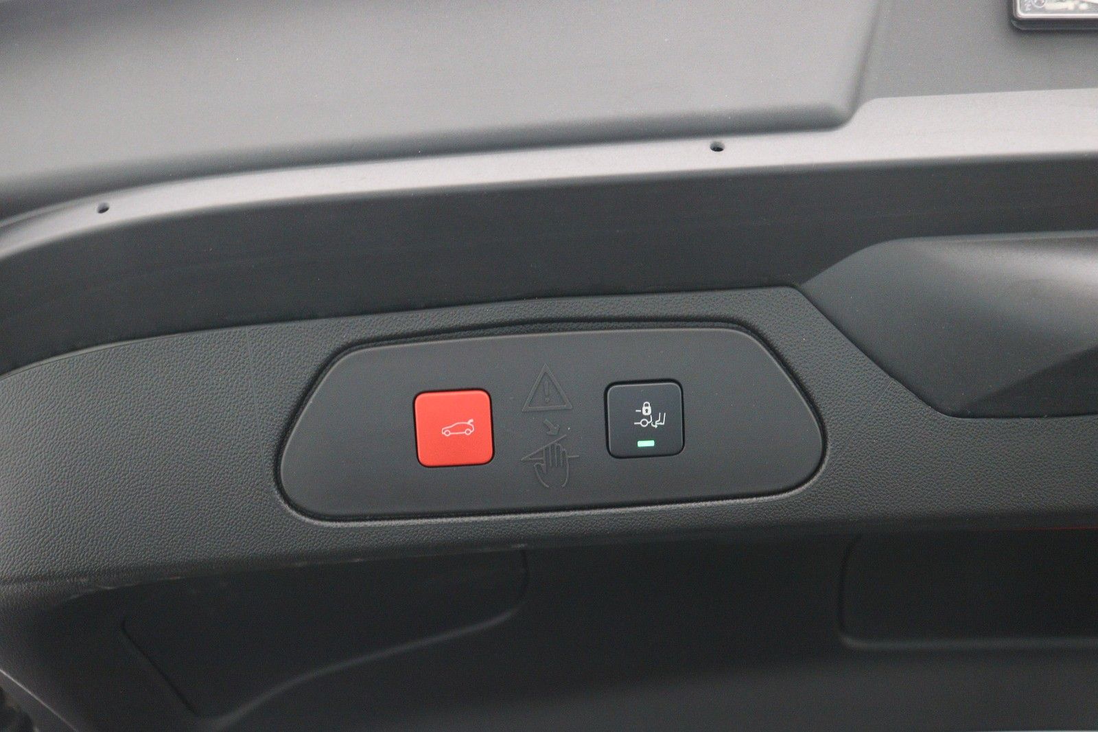 Fahrzeugabbildung Opel Grandland PHEV 1.6 Ultimate AT-8 AWD (300 PS)