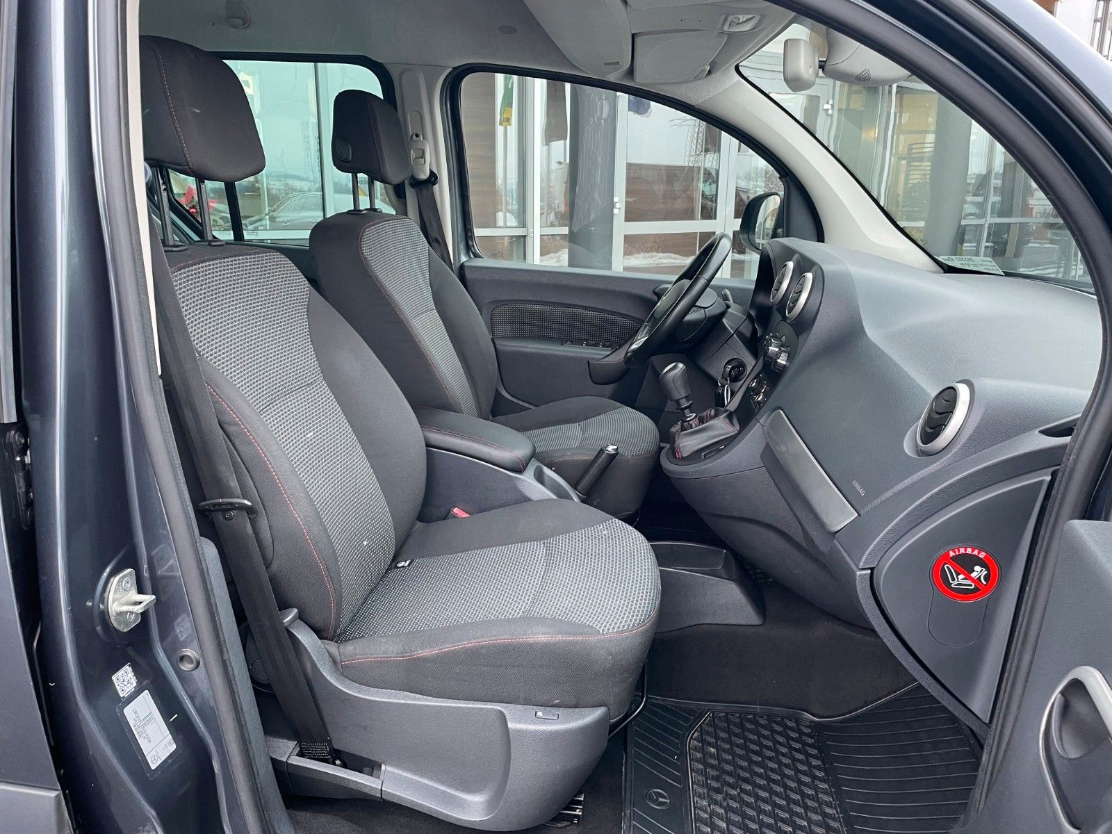 Fahrzeugabbildung Mercedes-Benz Citan 111 CDI Tourer AHK Navi Kamera SHZ