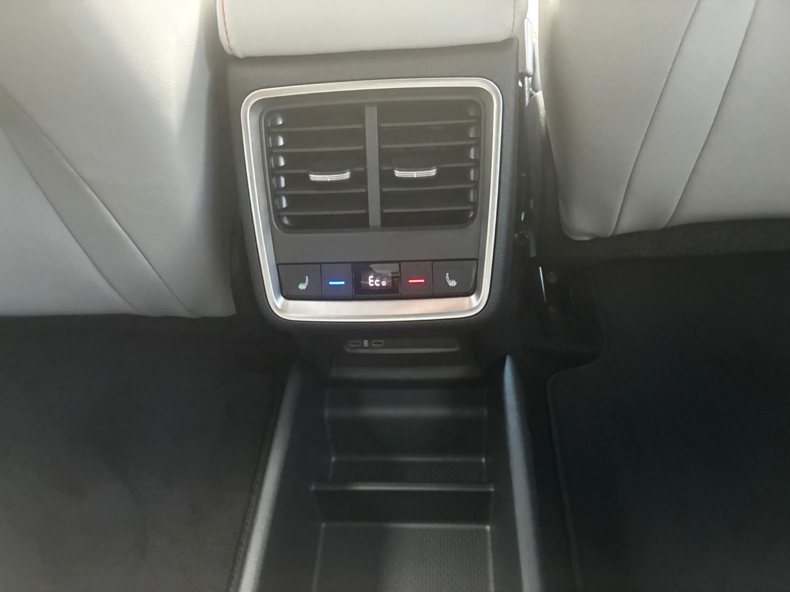 Fahrzeugabbildung SKODA Elroq 85*MAXX*AHK*360°CAM*Head-Up*Canton*Wärmepu
