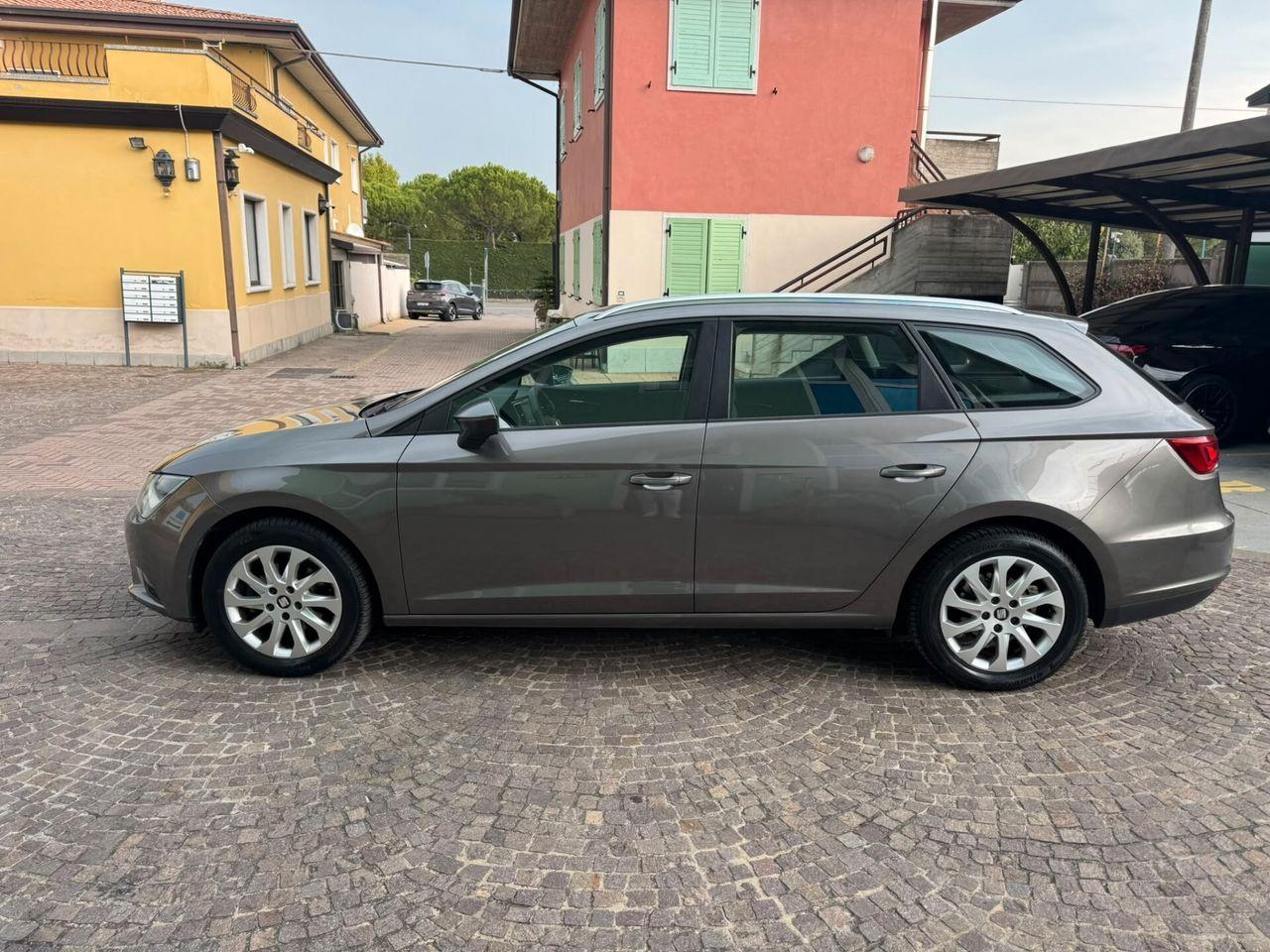 Seat Leon 2014 — interior