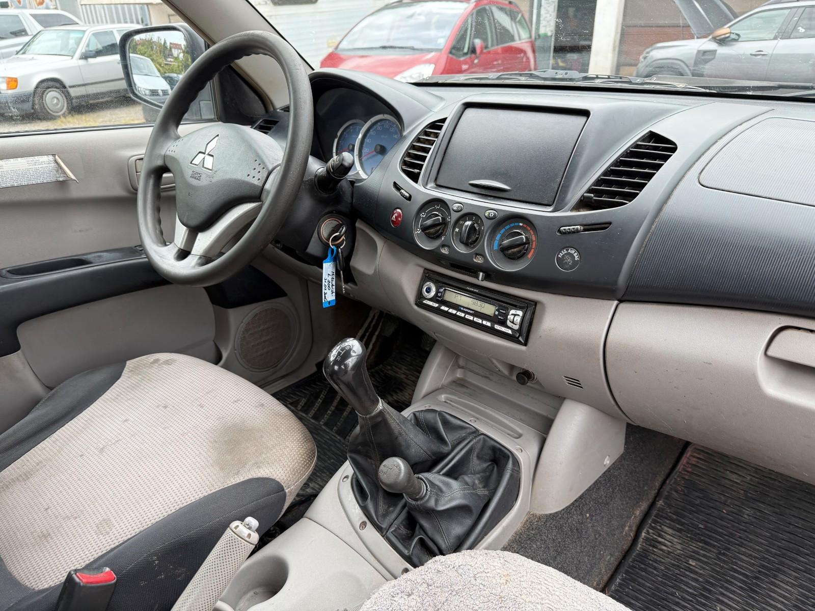 Mitsubishi L200 2.5D Invite ClubCab 4WD AHK Klima Tüv 08.27