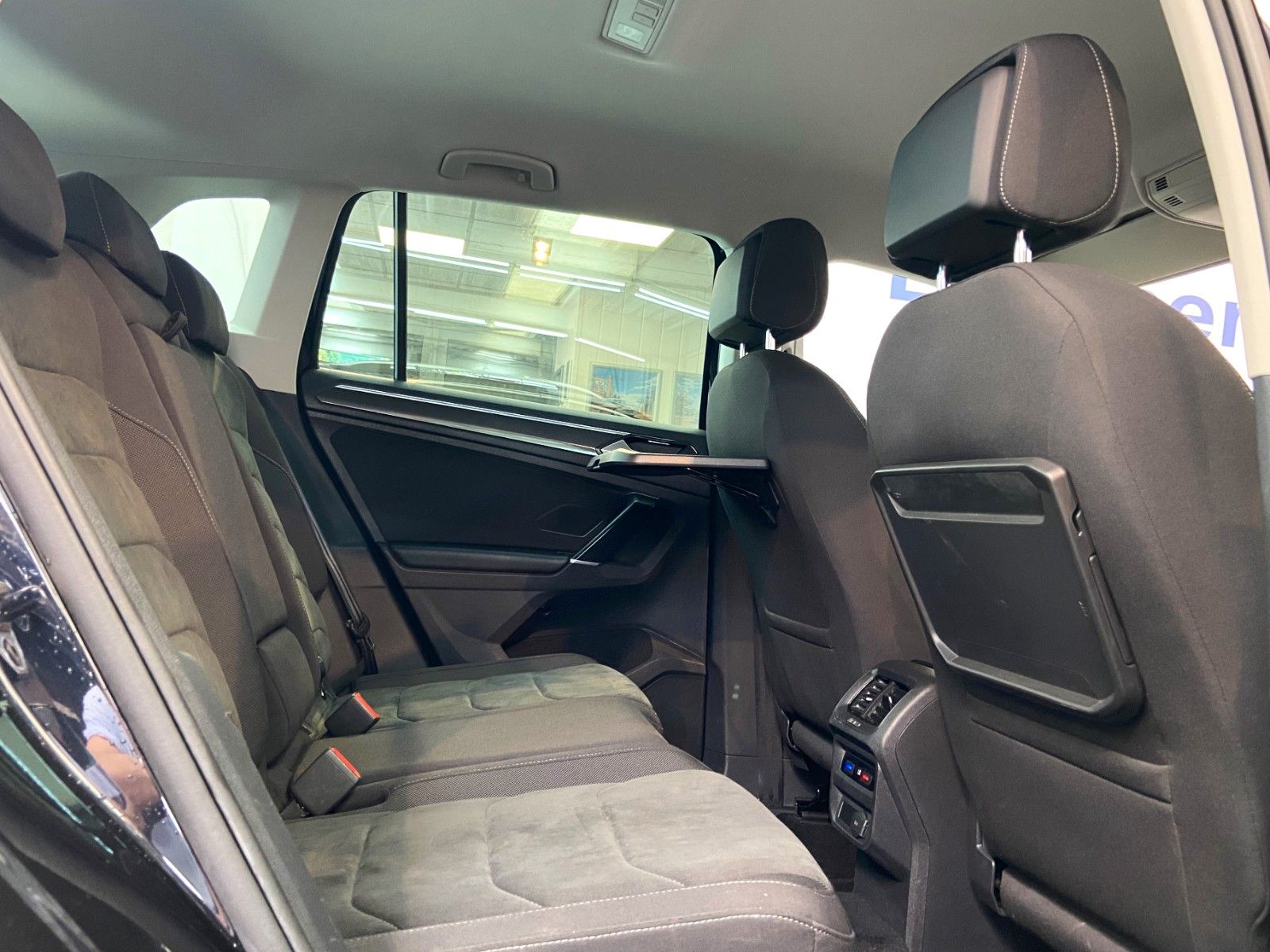 Volkswagen Tiguan Highline BMT 4 4Motion Automatik LED Navi foto 21