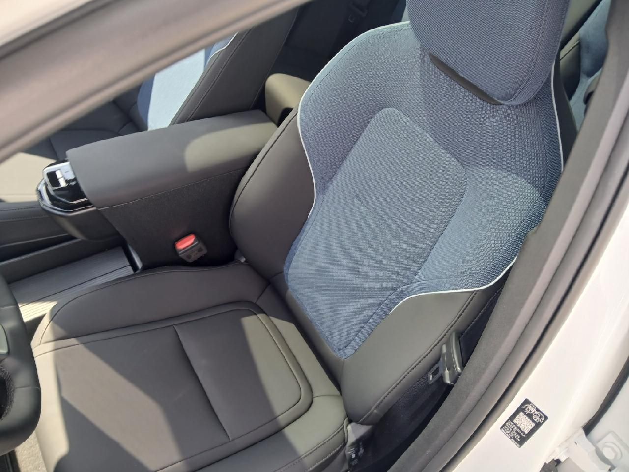 Fahrzeugabbildung Volvo EX30 Ultra 2WD Pure Electric
