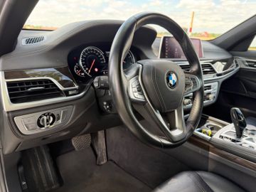 BMW 730 - 11