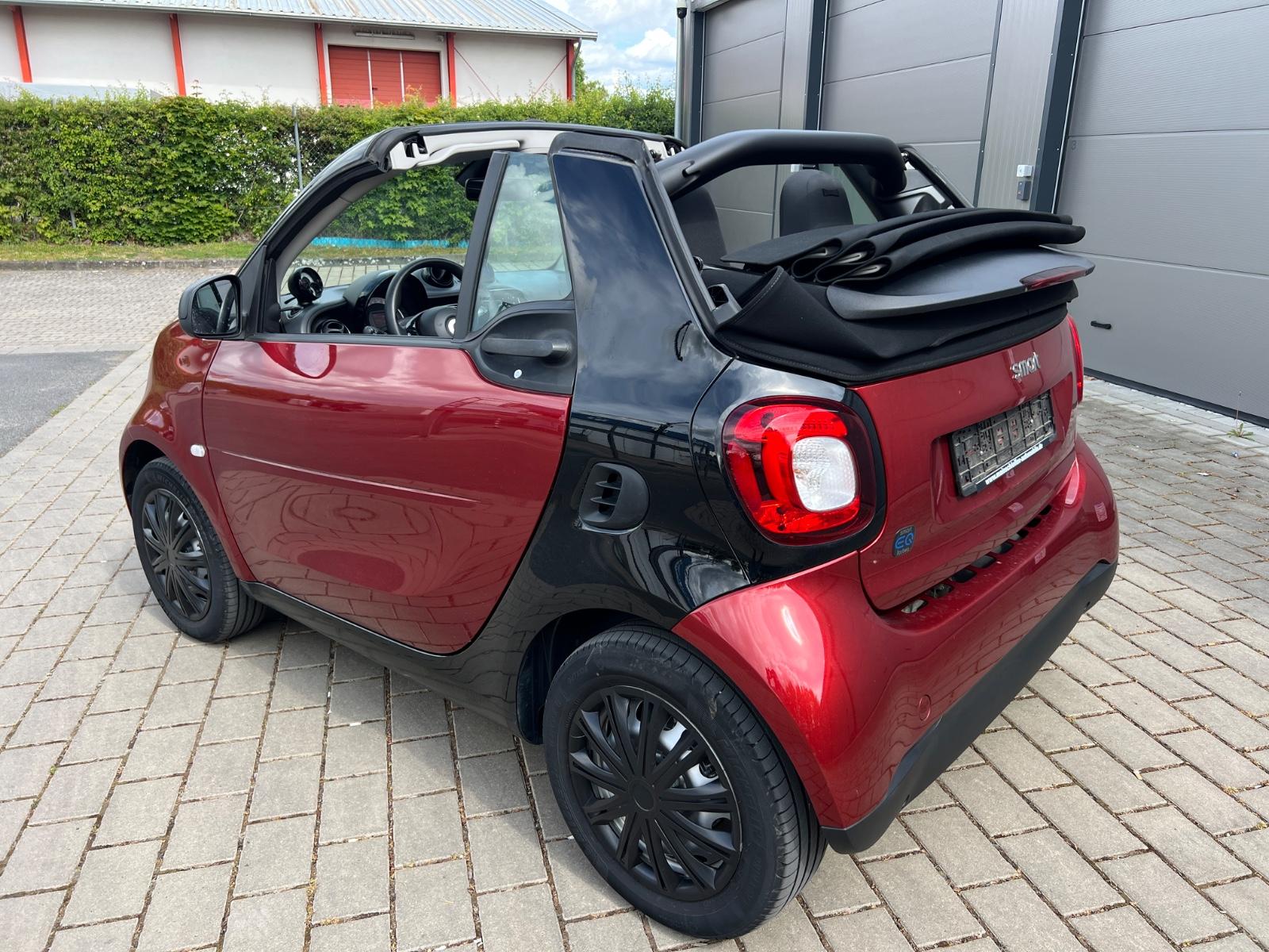 Smart cabrio electric drive / EQ SH 22KW Schnelladen