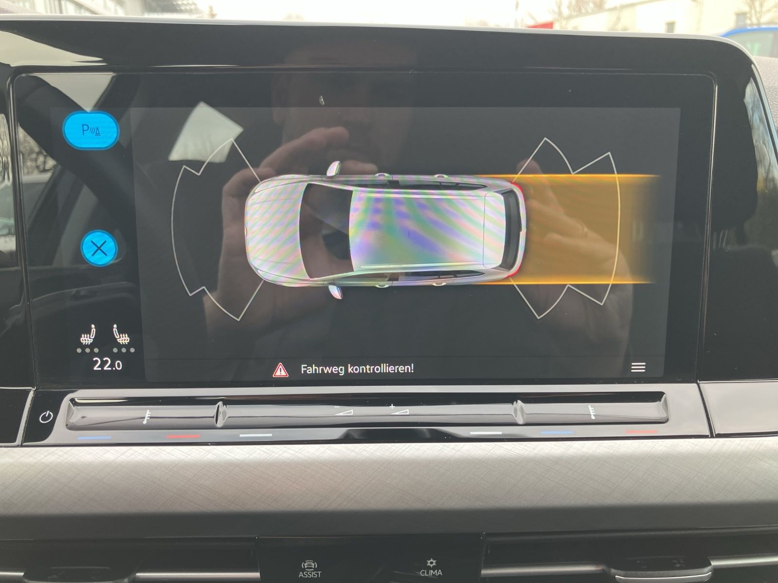 Fahrzeugabbildung Volkswagen Golf VIII Variant Life TDI DSG LED SH PDC Ambien