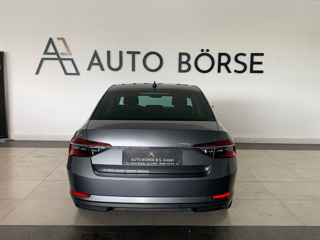 Skoda Superb Lim 1.5 TSI DSG STYLE*NAV*ViCo*ACC*MATRIX