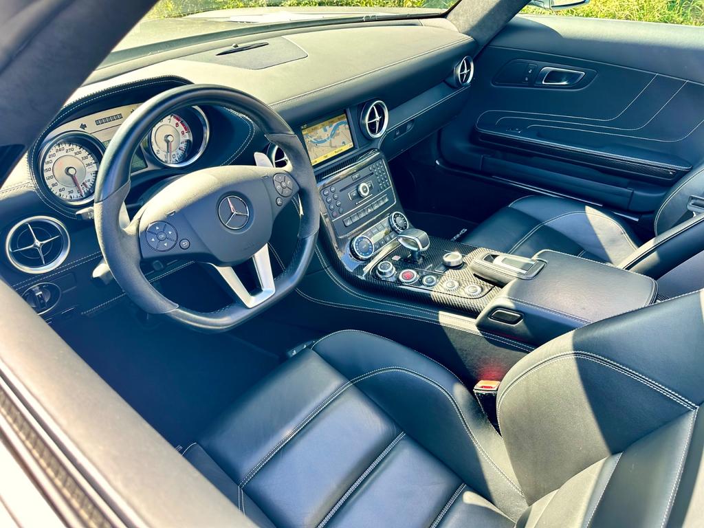 Mercedes-Benz SLS AMG