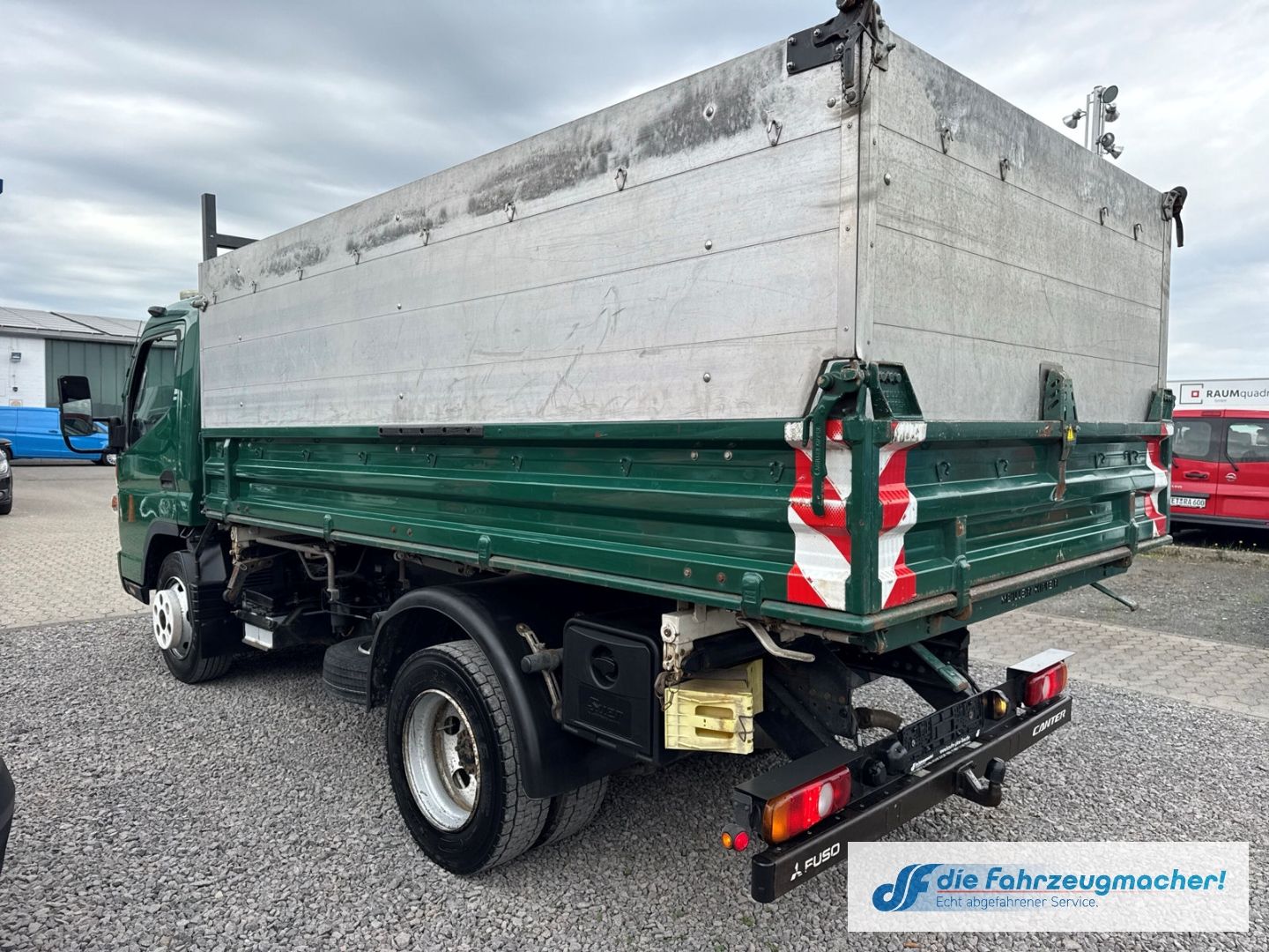 Fahrzeugabbildung Mitsubishi Fuso CANTER eFH Radio