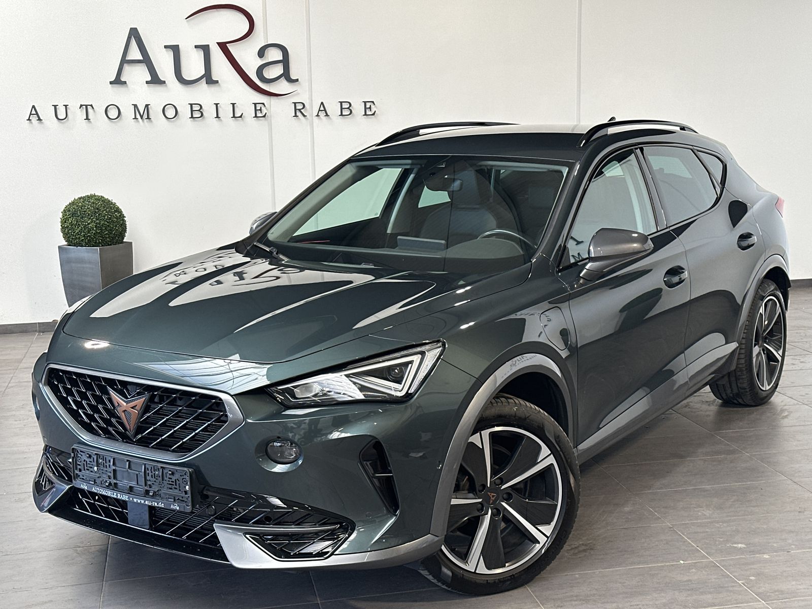 Fahrzeugabbildung CUPRA Formentor 1.4 TSI DSG e-Hybrid NAV+LED+ACC+KAM