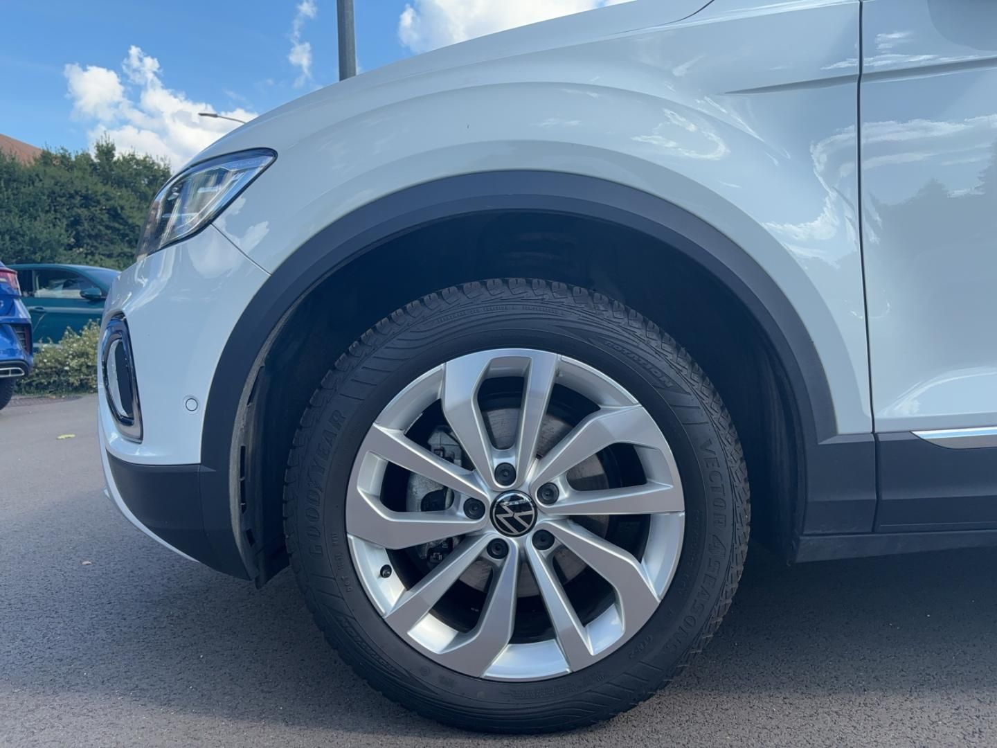 Fahrzeugabbildung Volkswagen T-ROC Style 1.5l TSI,DSG,AHK,Navi,Climatronic,Ap