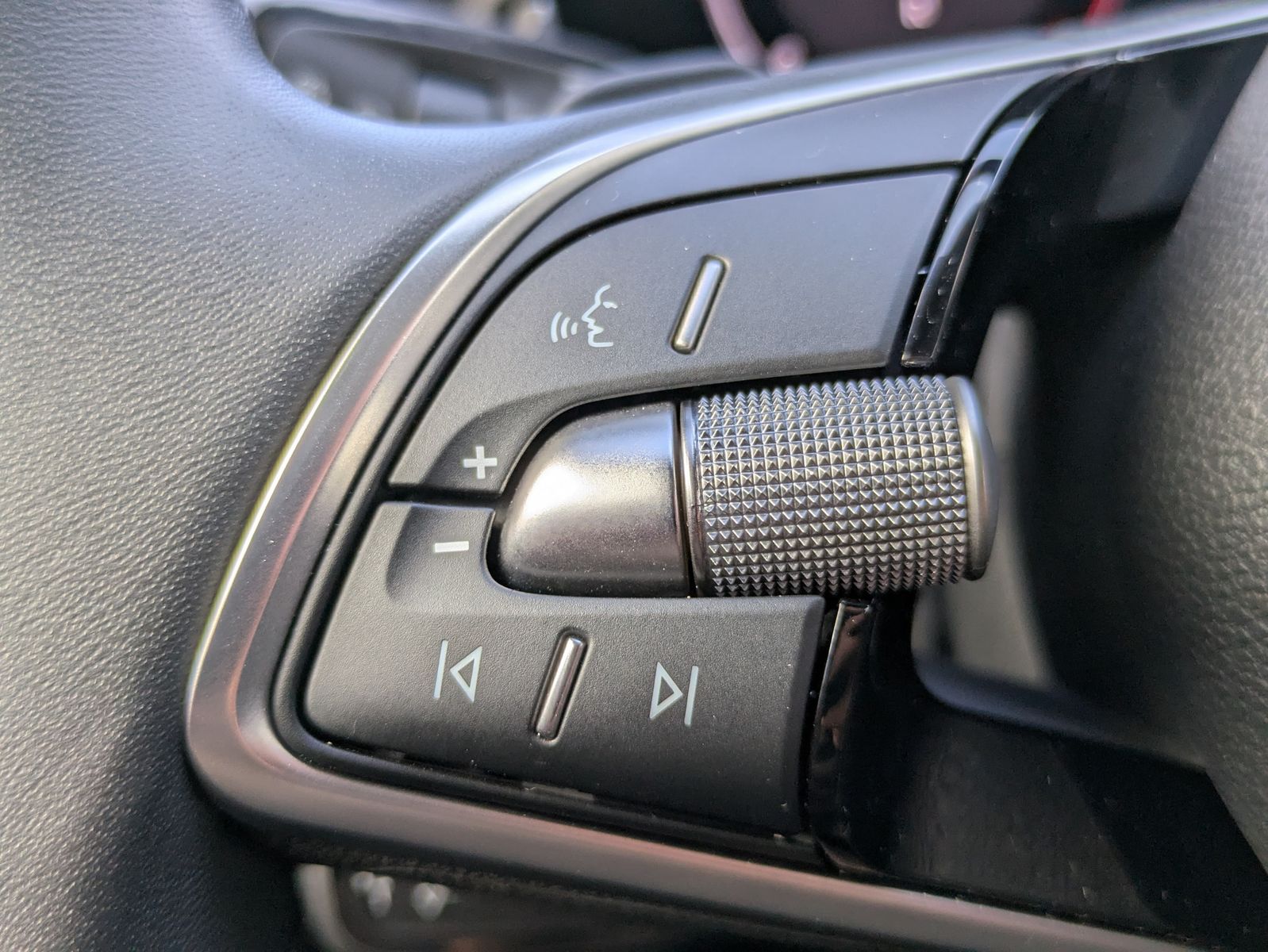Fahrzeugabbildung SKODA Superb 2.0 TDI 4x4 Selection MATRIX*AHK*PANO*19"