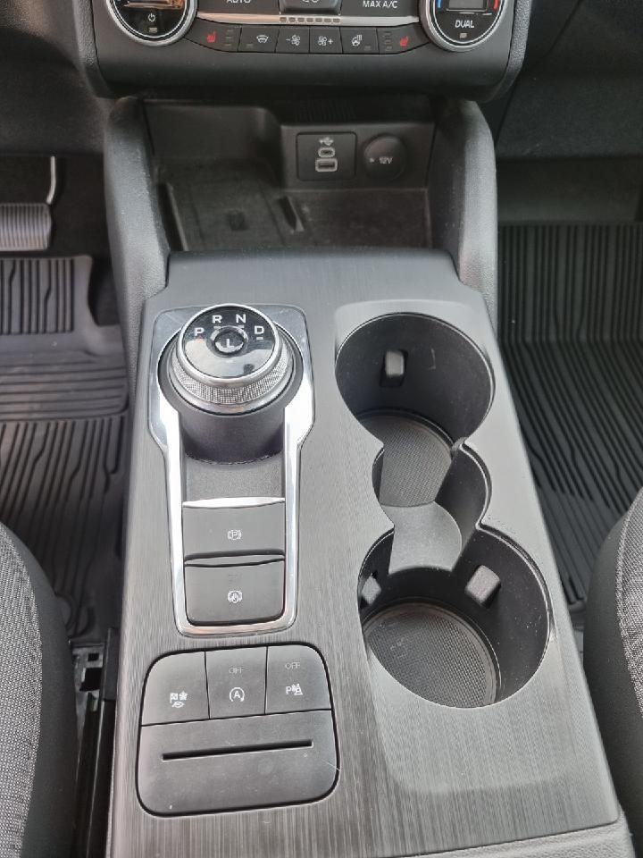Fahrzeugabbildung Ford Kuga Cool & Connect
