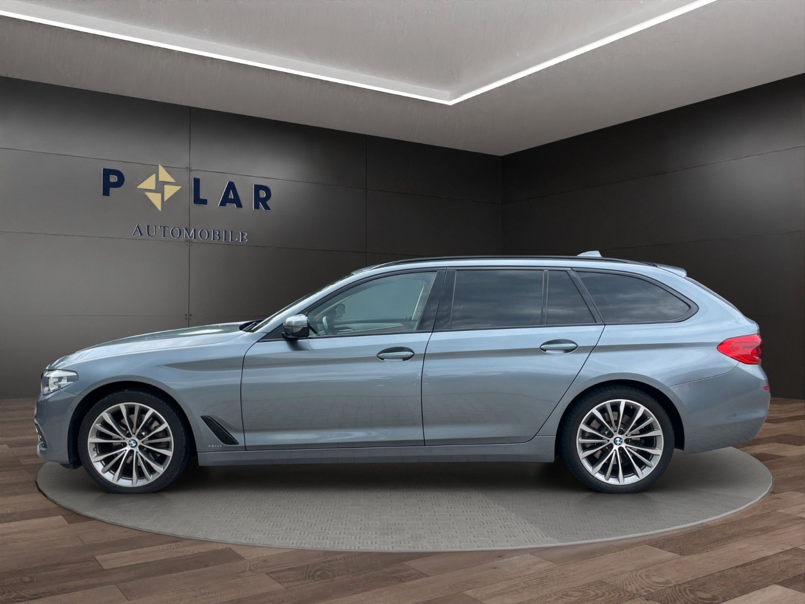 Fahrzeugabbildung BMW 520d Sport Line *Pano*Head-Up*AHK*Kamera*Leder*