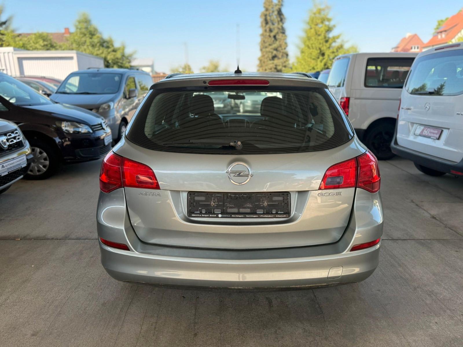 Opel Astra 2012 — photo 6