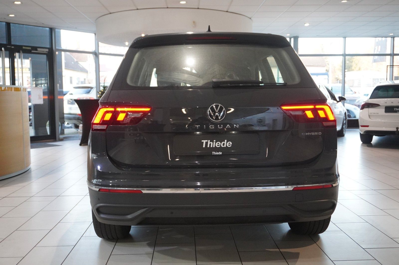 Fahrzeugabbildung Volkswagen Tiguan Life 1.4 e-HYBRID NAVI/LED/KAMERA/SH/VIRT