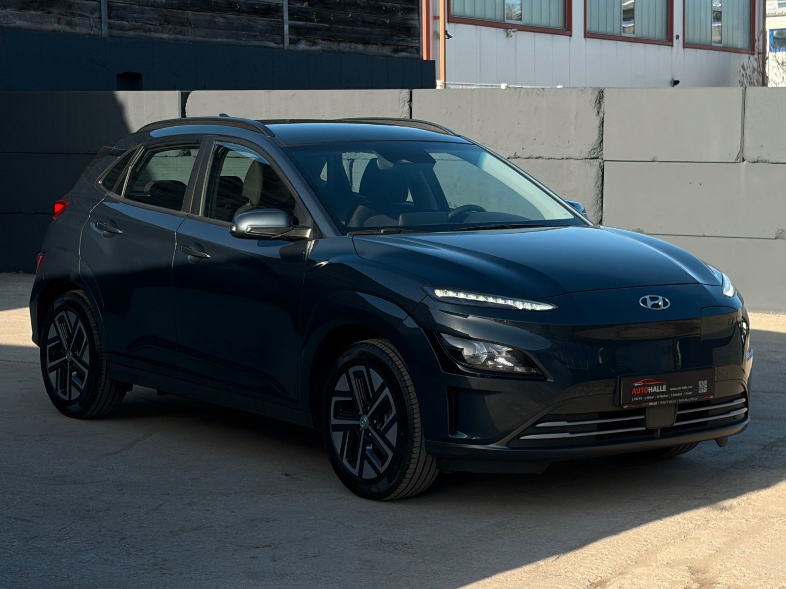 Fahrzeugabbildung Hyundai KONA E Select ACC LHZ SHZ LKAS PDC KAM CarPlay