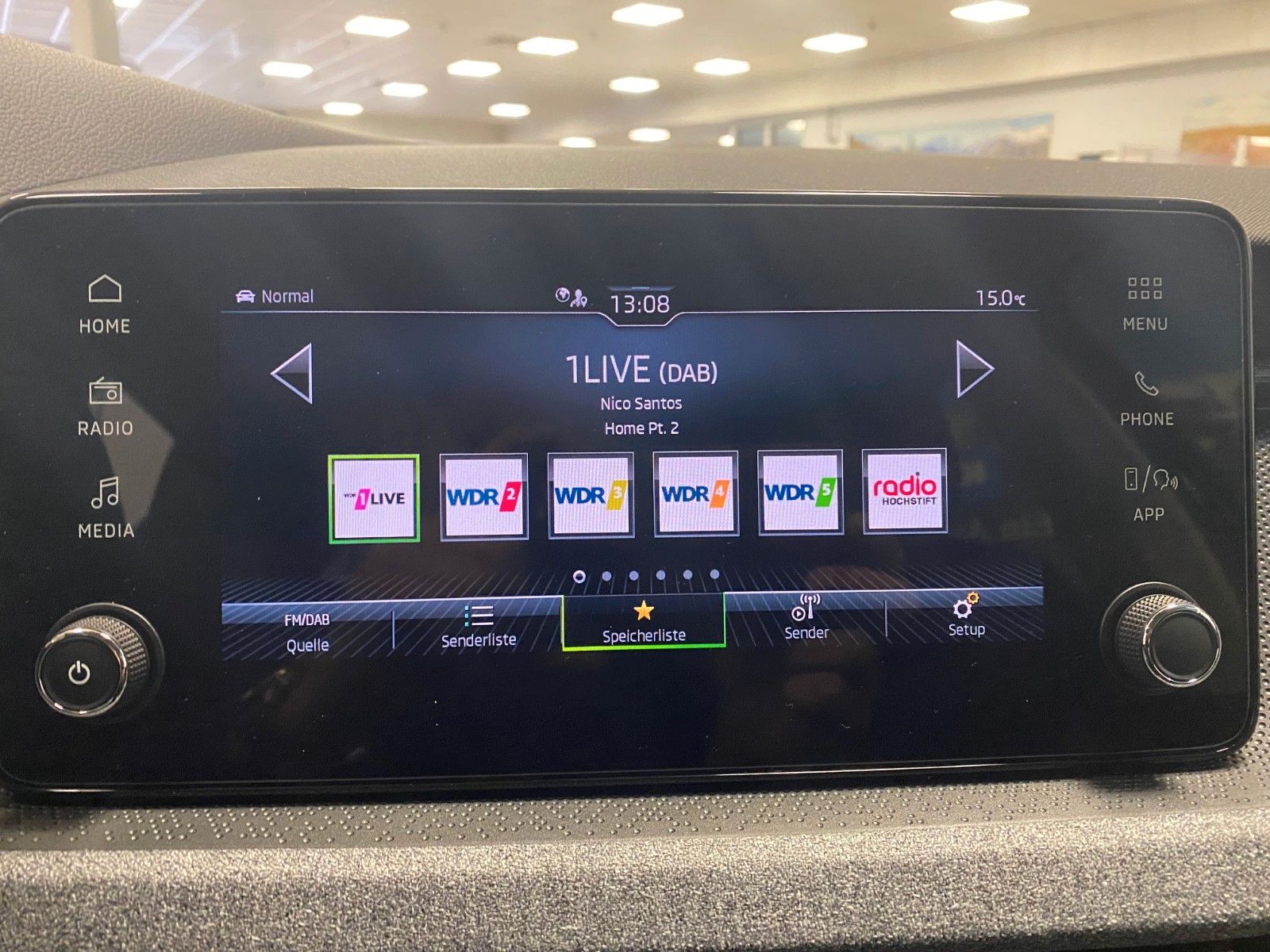 Fahrzeugabbildung SKODA Kamiq 1.5 TSI DSG Selection+SITZHEIZUNG+KAMERA++