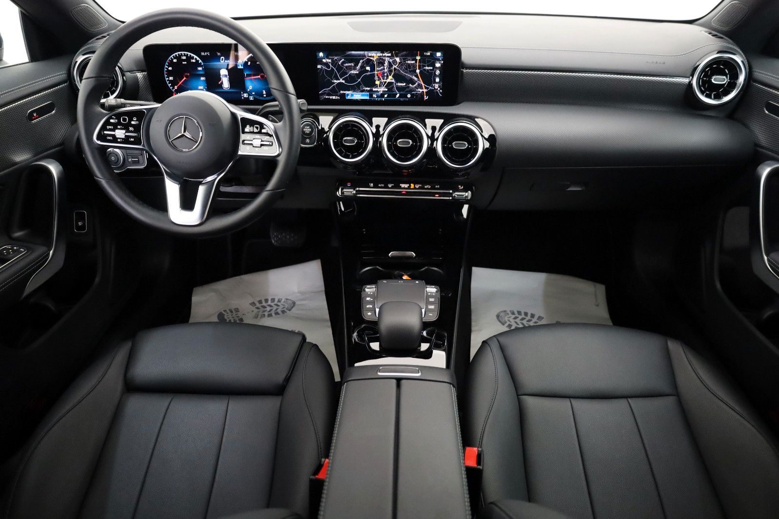 Fahrzeugabbildung Mercedes-Benz CLA 200d SB Leder,Navi,LED,SH,Kamera,Park-Paket