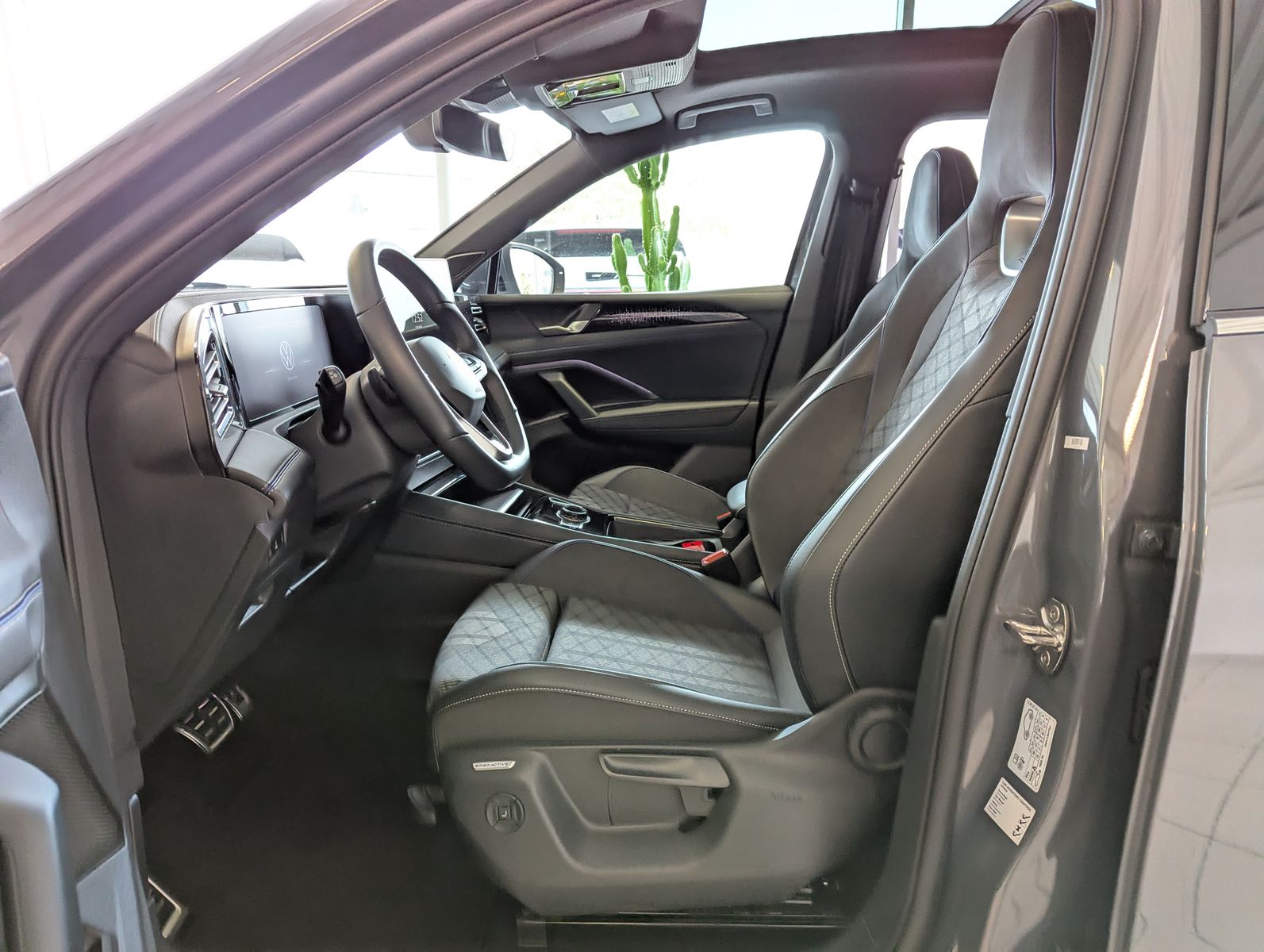 Image du véhicule Volkswagen Tiguan 2.0TDI R-Line 4M Pano H/K AHK Matrix 20