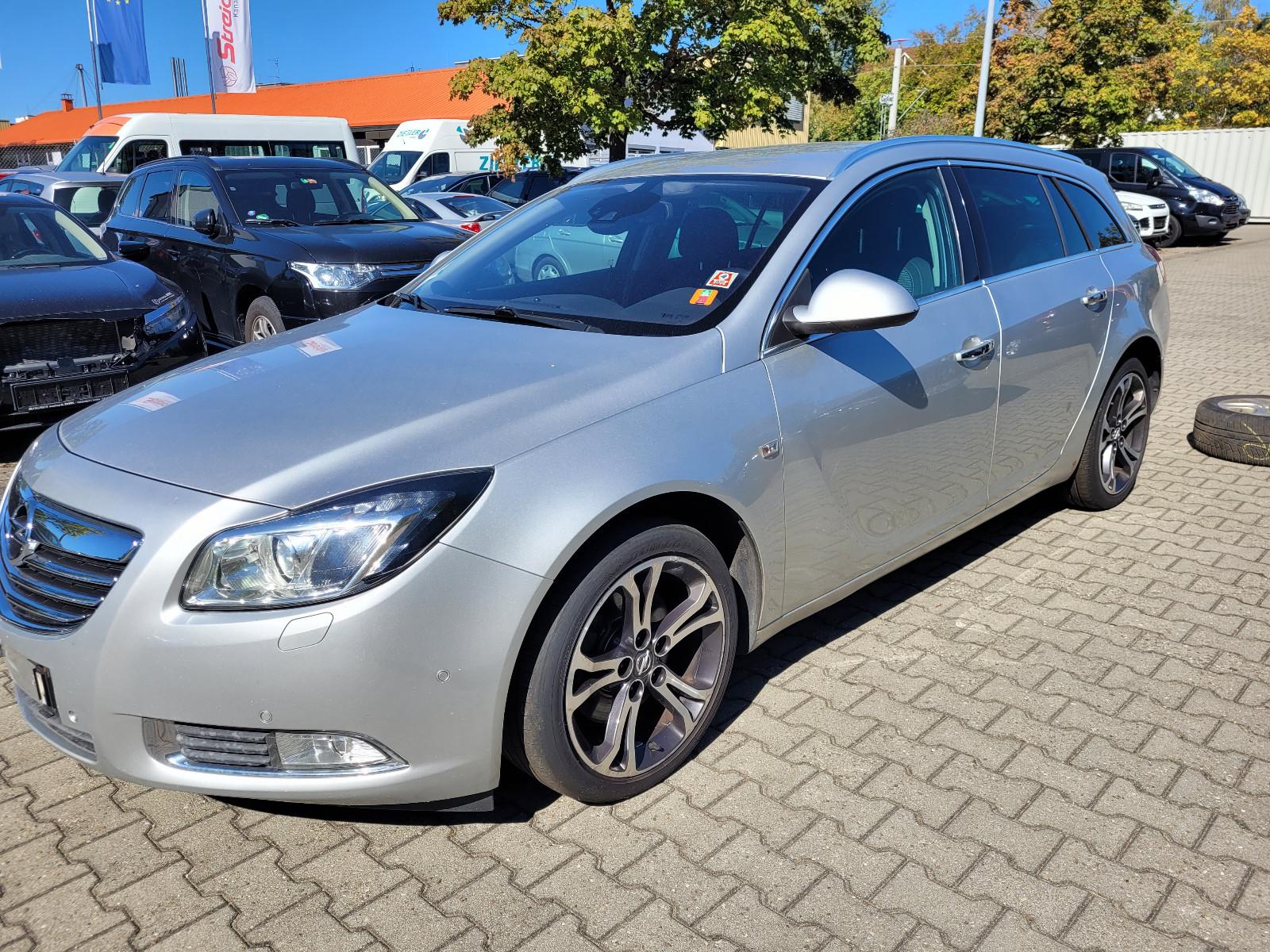 Opel Insignia 2013 — rear view