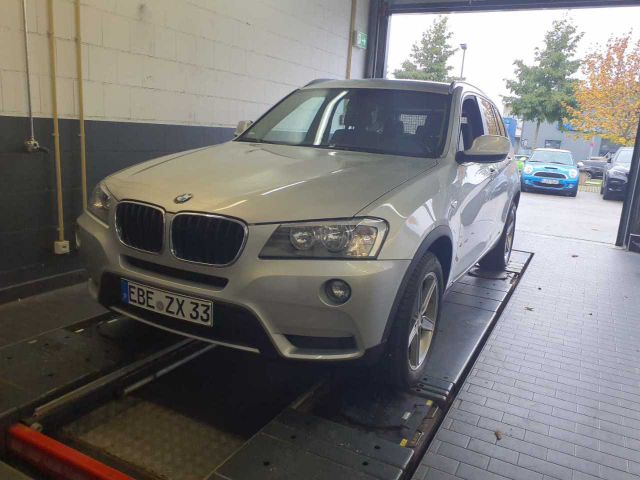 BMW X3 xDrive 20 d - Teilleder - Navi