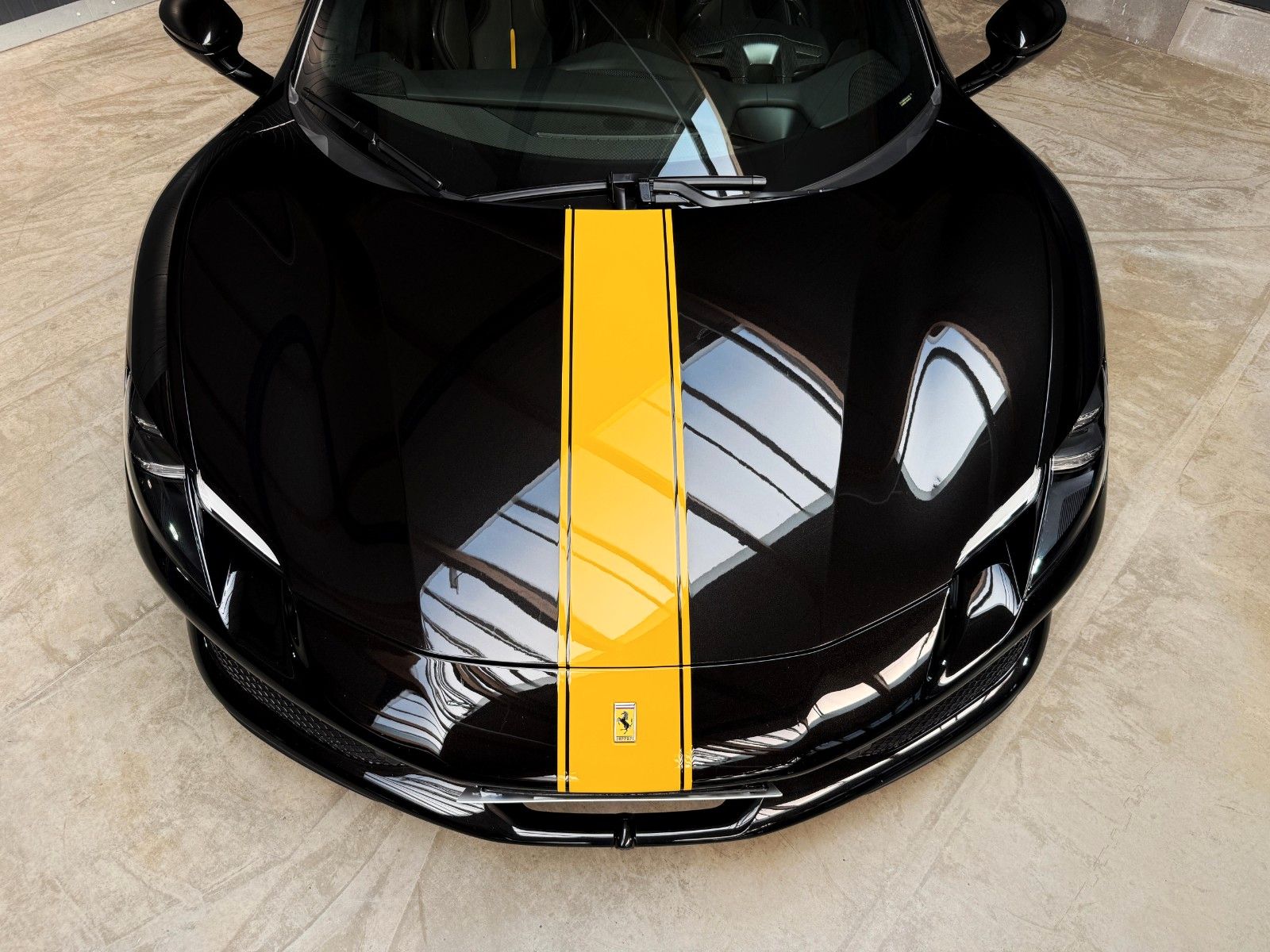 Fahrzeugabbildung Ferrari 296 GTS + Nero Extracampione + Racing Seats