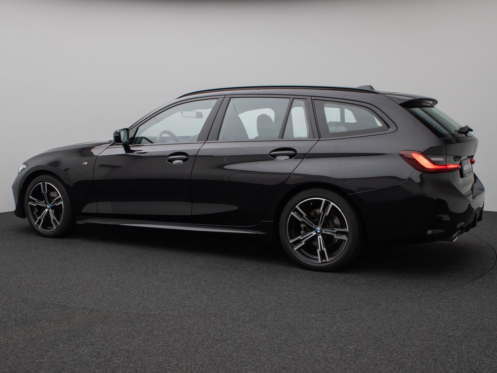 Fahrzeugabbildung BMW 318d M Sport DAB HUD CockPitPro Lordos PDC Leder