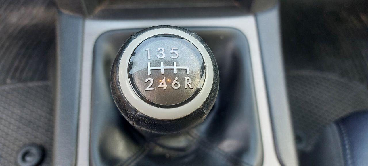 Subaru Legacy 2011 — photo 13