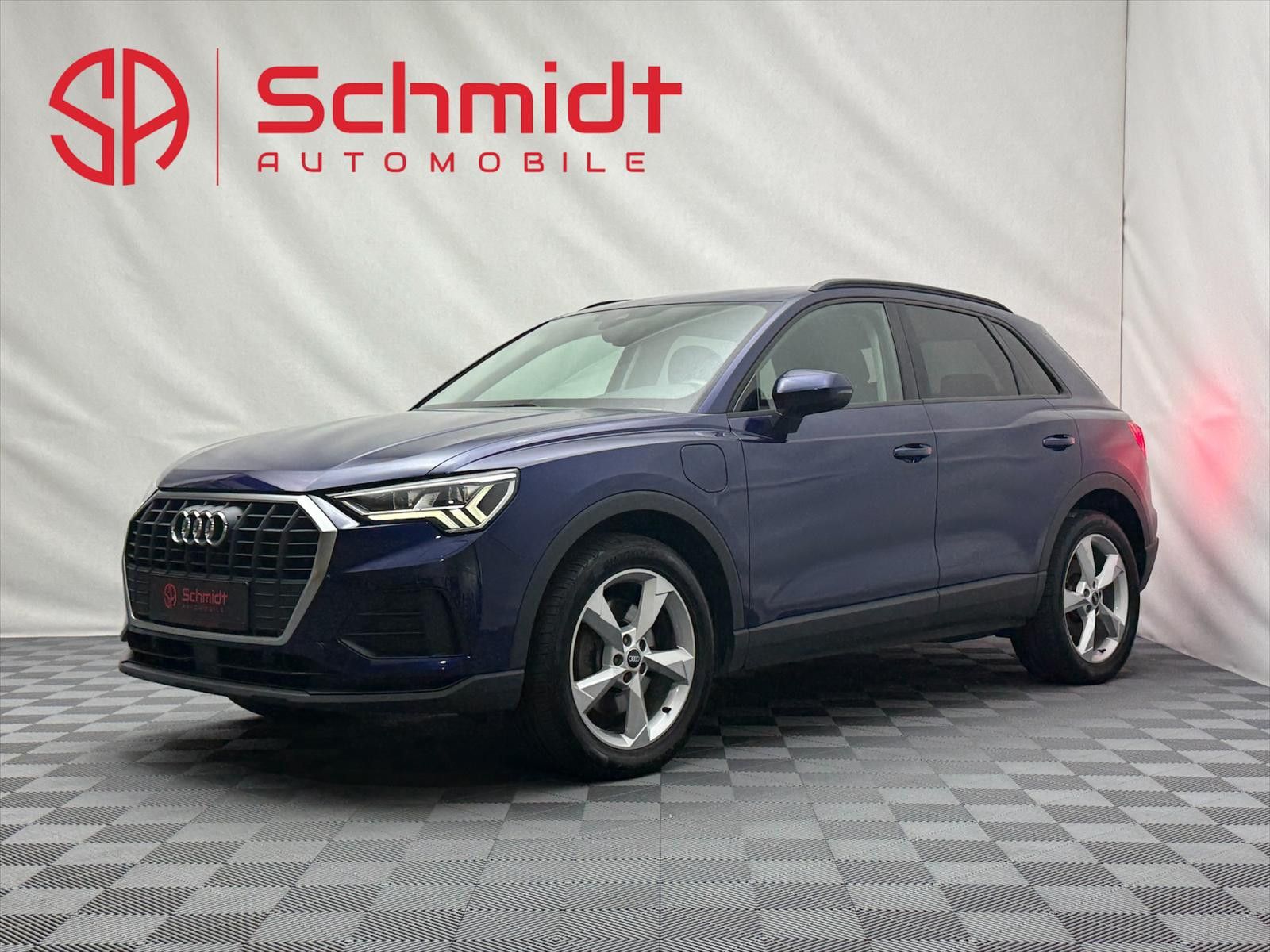 AUDI Q3 45 TFSI e ACC Kamera MatriX-LED AHK Panorama