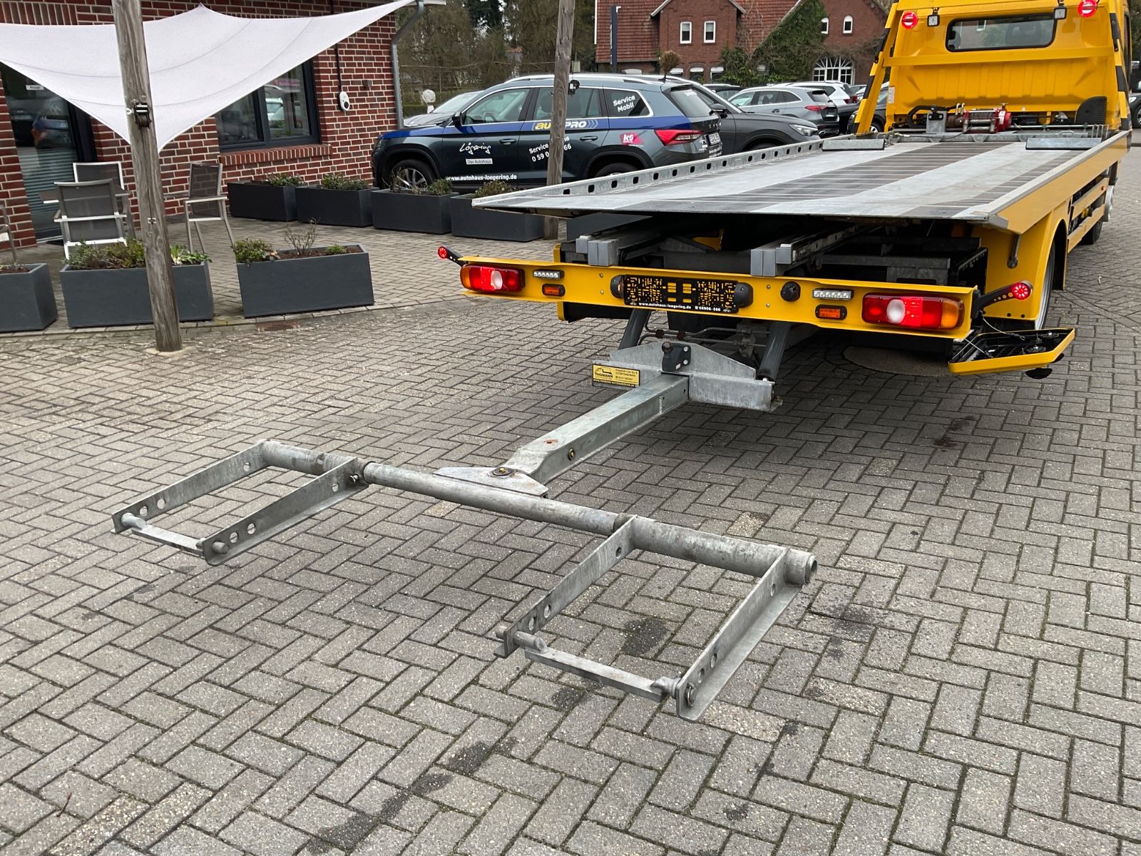 Fahrzeugabbildung Mitsubishi Fuso Canter,Abschleppbrille,Fahrzeugplateau
