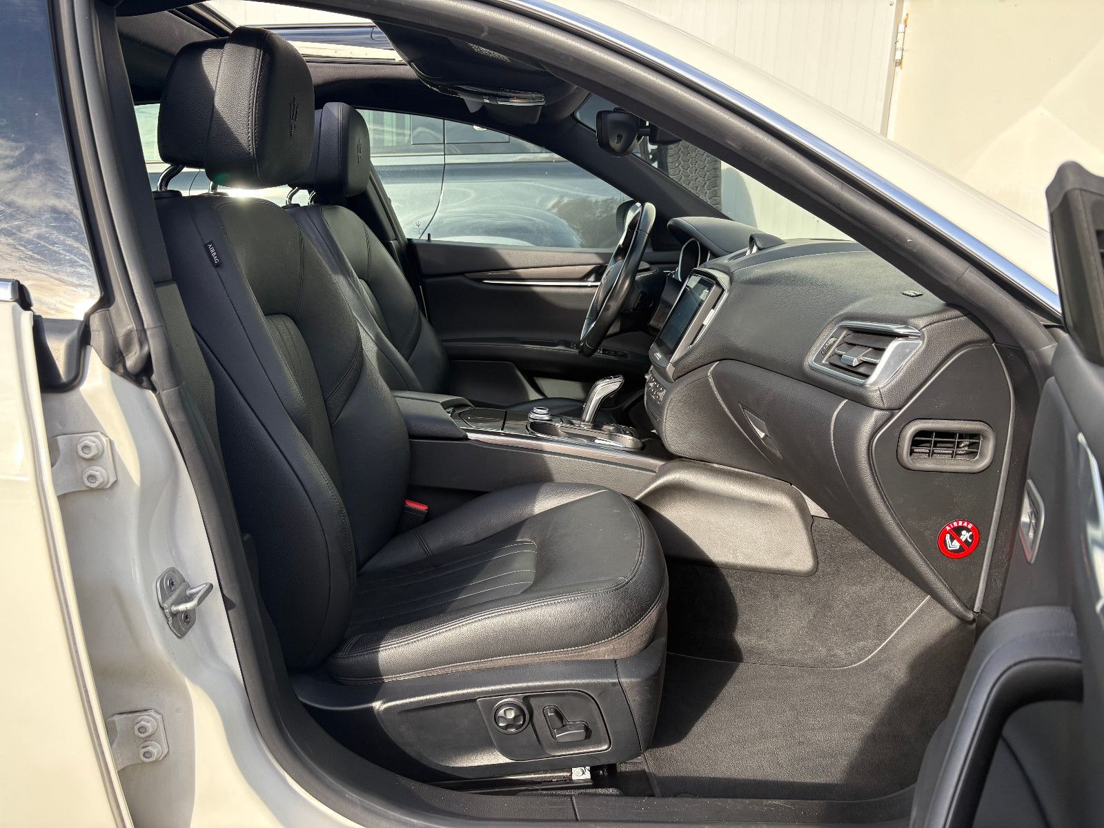 Fahrzeugabbildung Maserati Ghibli Diesel/FACELIFT/KAMERA/NEUES-MODELL