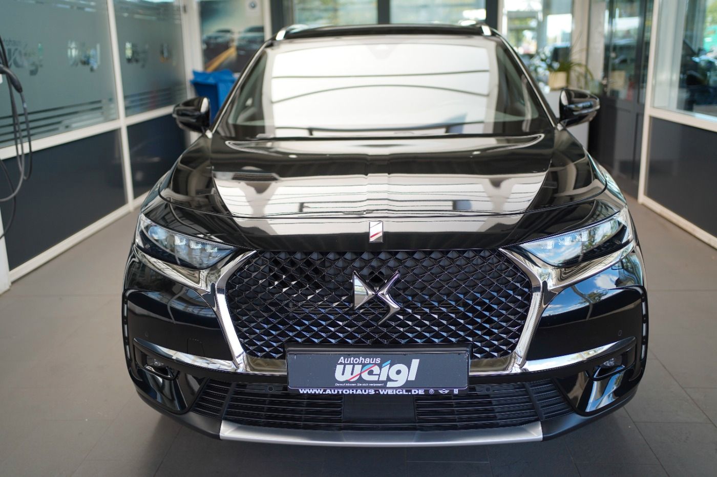 Fahrzeugabbildung DS Automobiles DS7 Crossback E-Tense 4x4 300 Rivoli Automatik