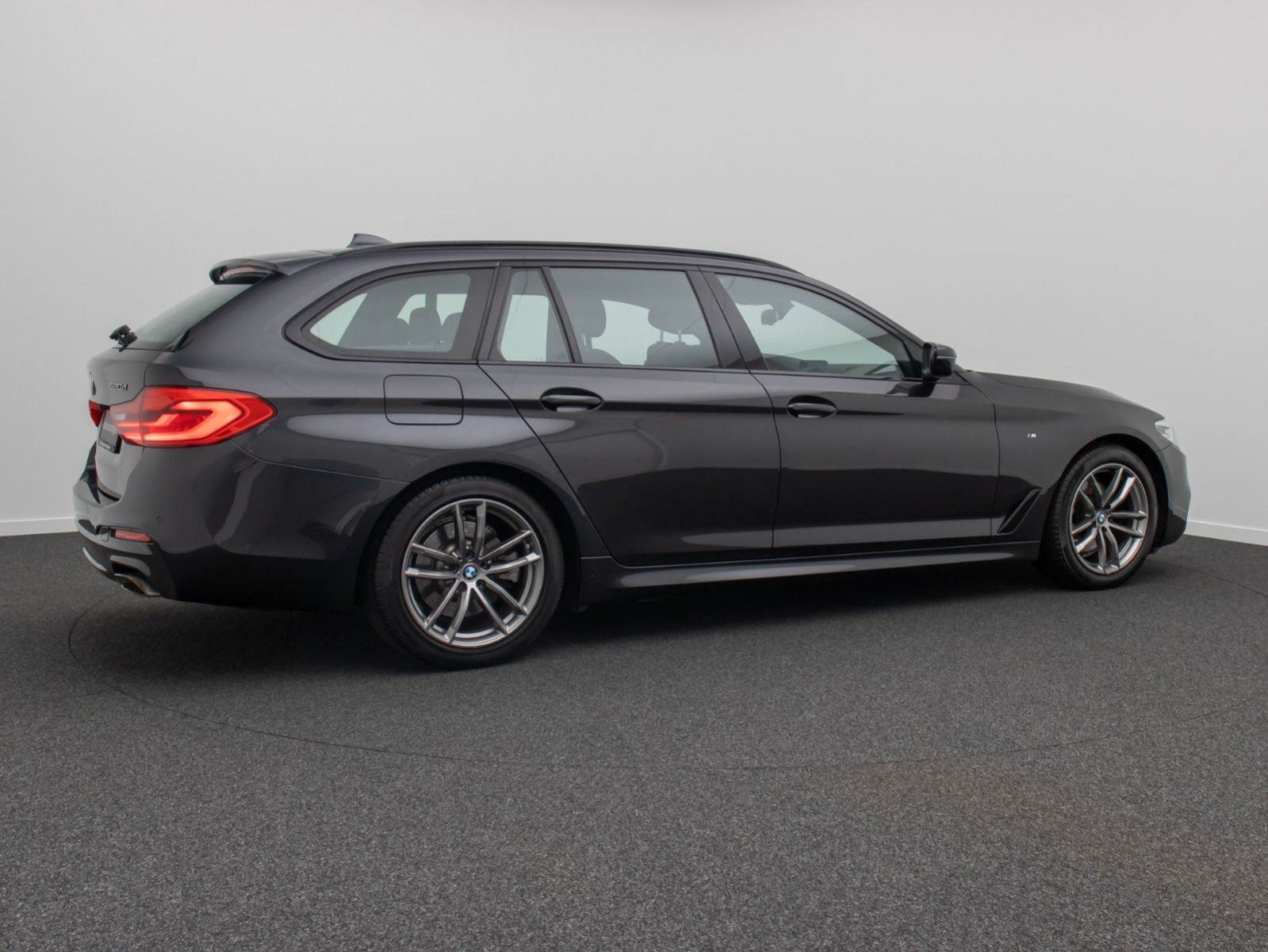 Fahrzeugabbildung BMW 520d xD M Sport LED Alarm DAB Kamera Parkassist